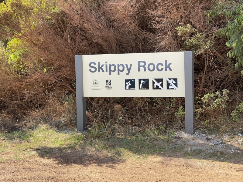 New signage at Skippy Rock. Photo DBCA 