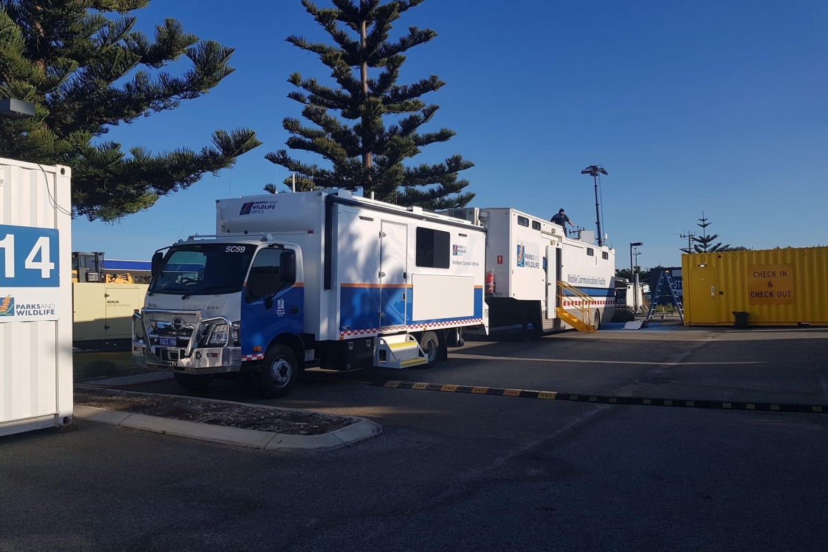 Mobile fire incident control room and facilities