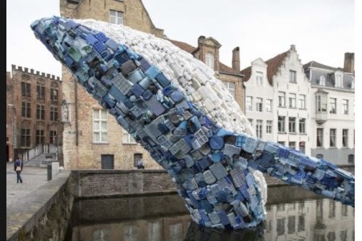 art_inspo_whale_httpswww.famouscampaigns.com201807gigantic-whale-sculpture-emerges-from-the-canal-in-bruges1.jpg