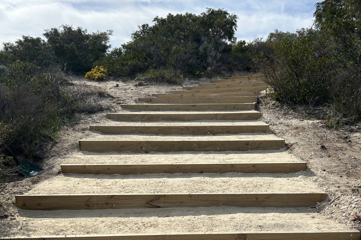 New stairs providing access to the beach from the upper Maidens lookout