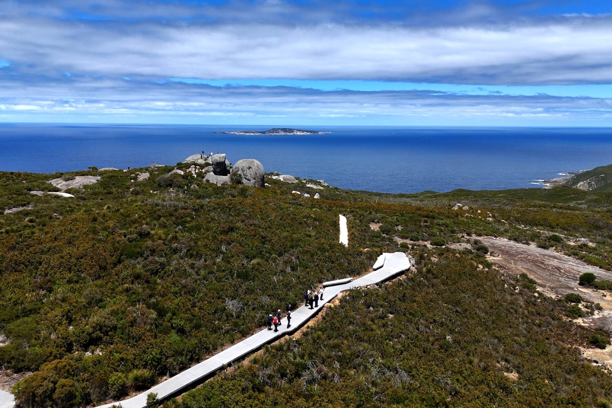 New 72m all-access concrete walkway and 500m walk trail loop for 360 degree views at Stony Hill were recently completed (1)
