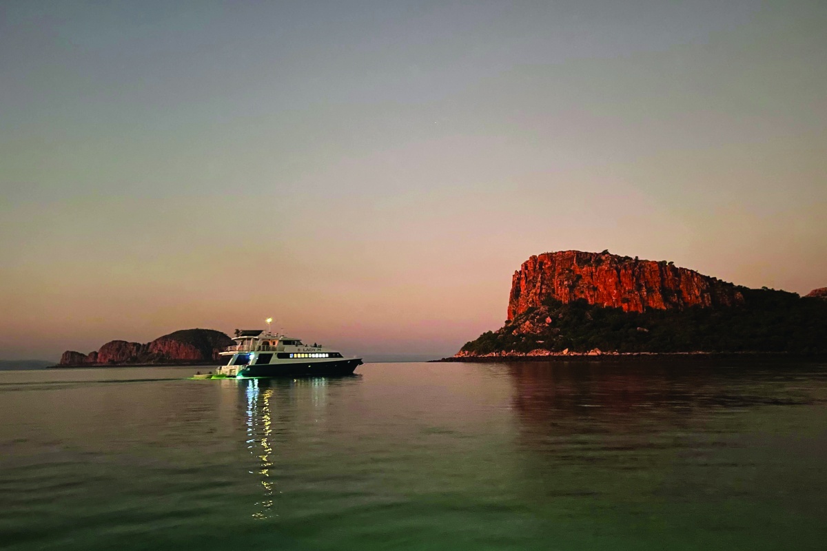 Cruise ship in Lalang-gaddam Marine Park. Photo Kate Rodger